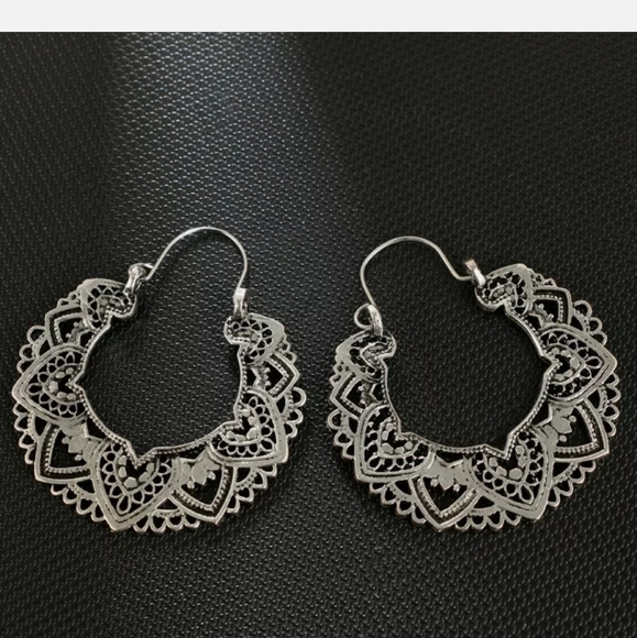 ♡New Elegant 925 Silver Hoop Earring for Women♡ - Picture 3 of 3